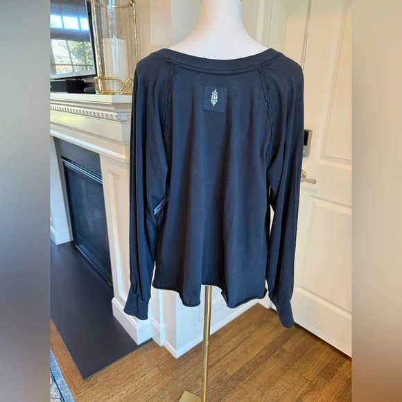 Free People Movement Women’s V Neck Over Sized Black Tee Size S - Picture 7 of 13